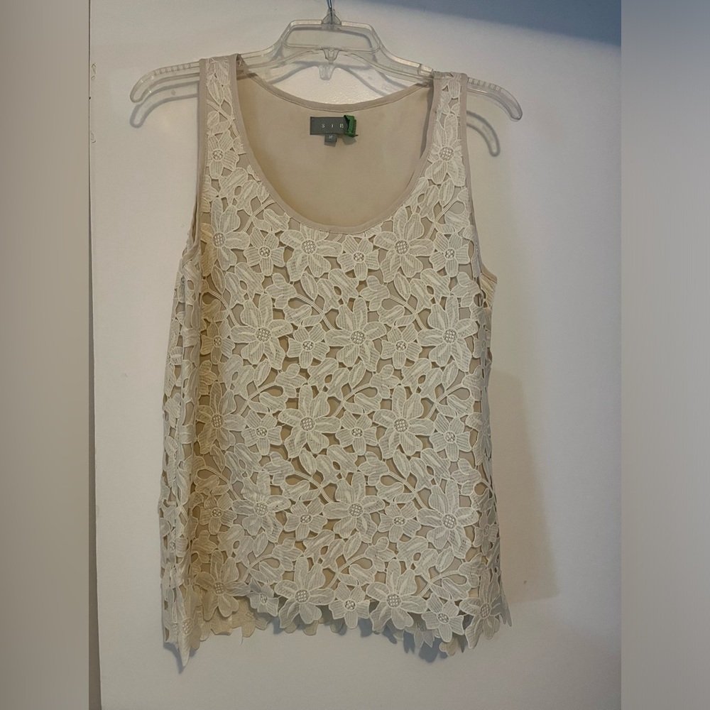 Beautiful Linen Top worn once Size Med